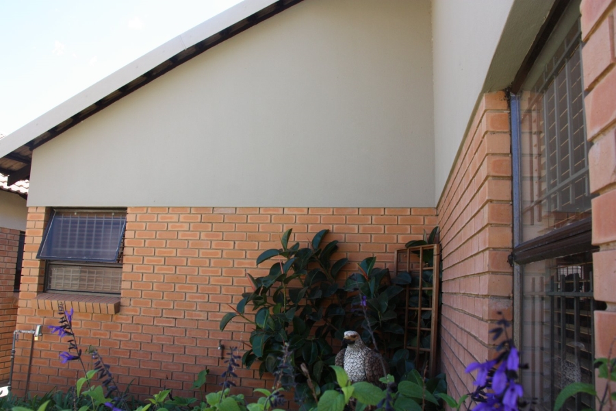 1 Bedroom Property for Sale in Langenhovenpark Free State